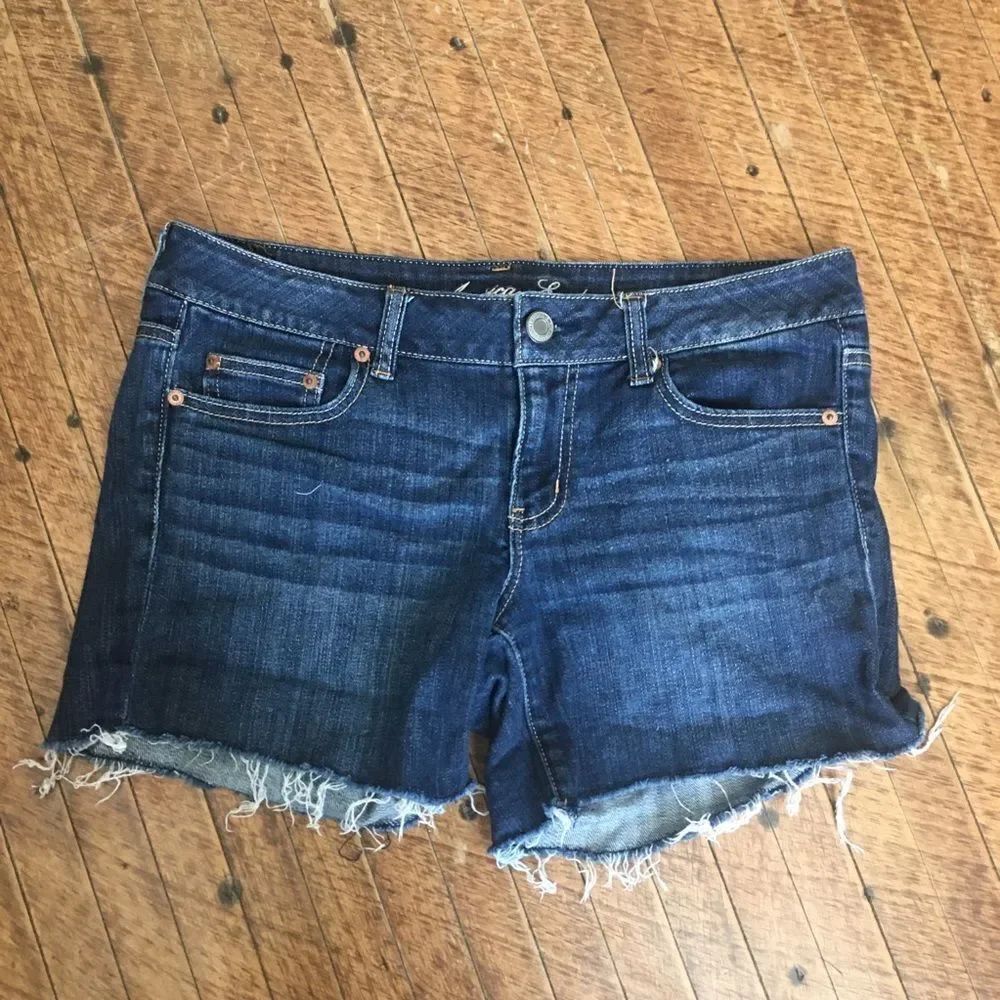 American Eagle 10 cutoff dark wash Jean shorts
